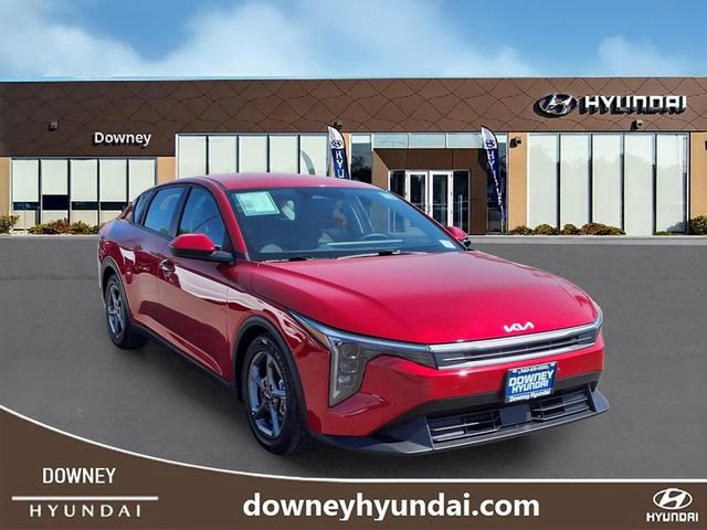 Used 2025 Kia K4 LXS FWD image 3