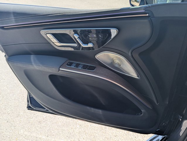 Used 2023 Mercedes-Benz EQS 580 4MATIC SUV image 9