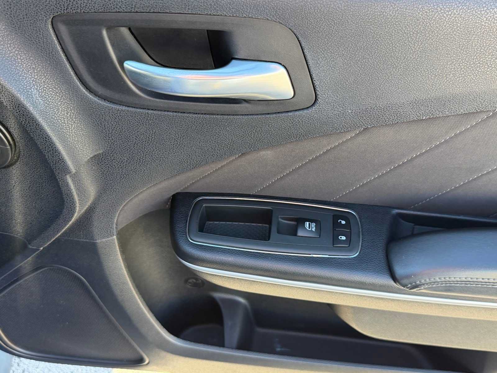 Used 2019 Dodge Charger SXT RWD image 30