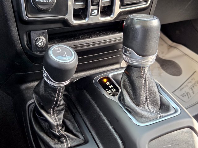 Used 2022 Jeep Gladiator Overland w/ Popular Equipment Package AWD/4WD image 14