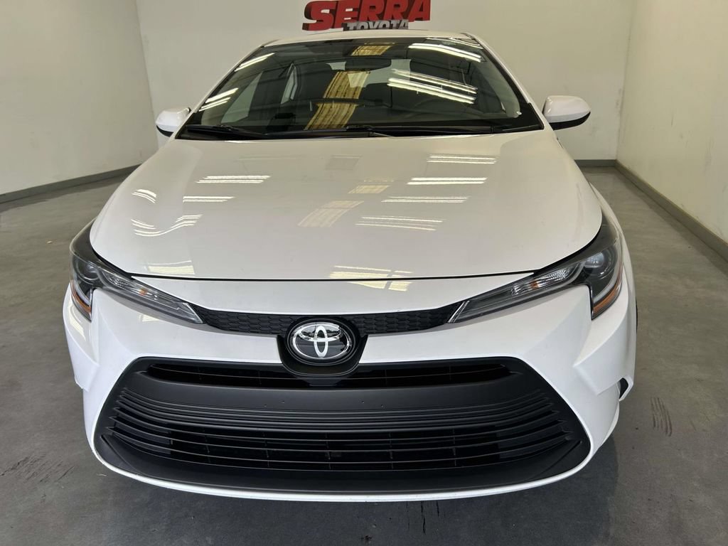 Certified 2025 Toyota Corolla LE FWD image 8