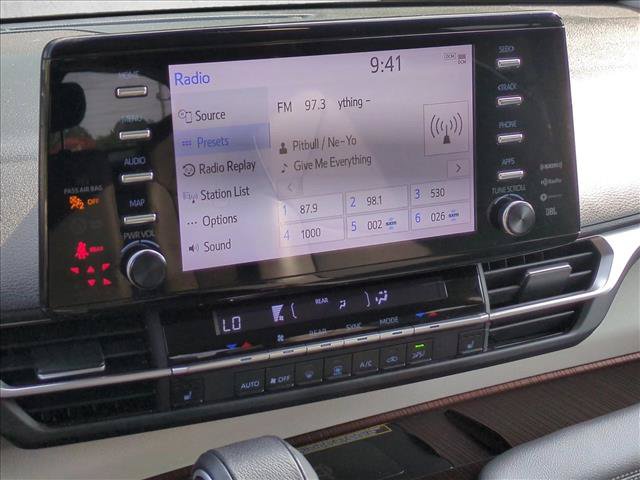 Used 2022 Toyota Sienna XLE w/ XLE Plus Package FWD image 18
