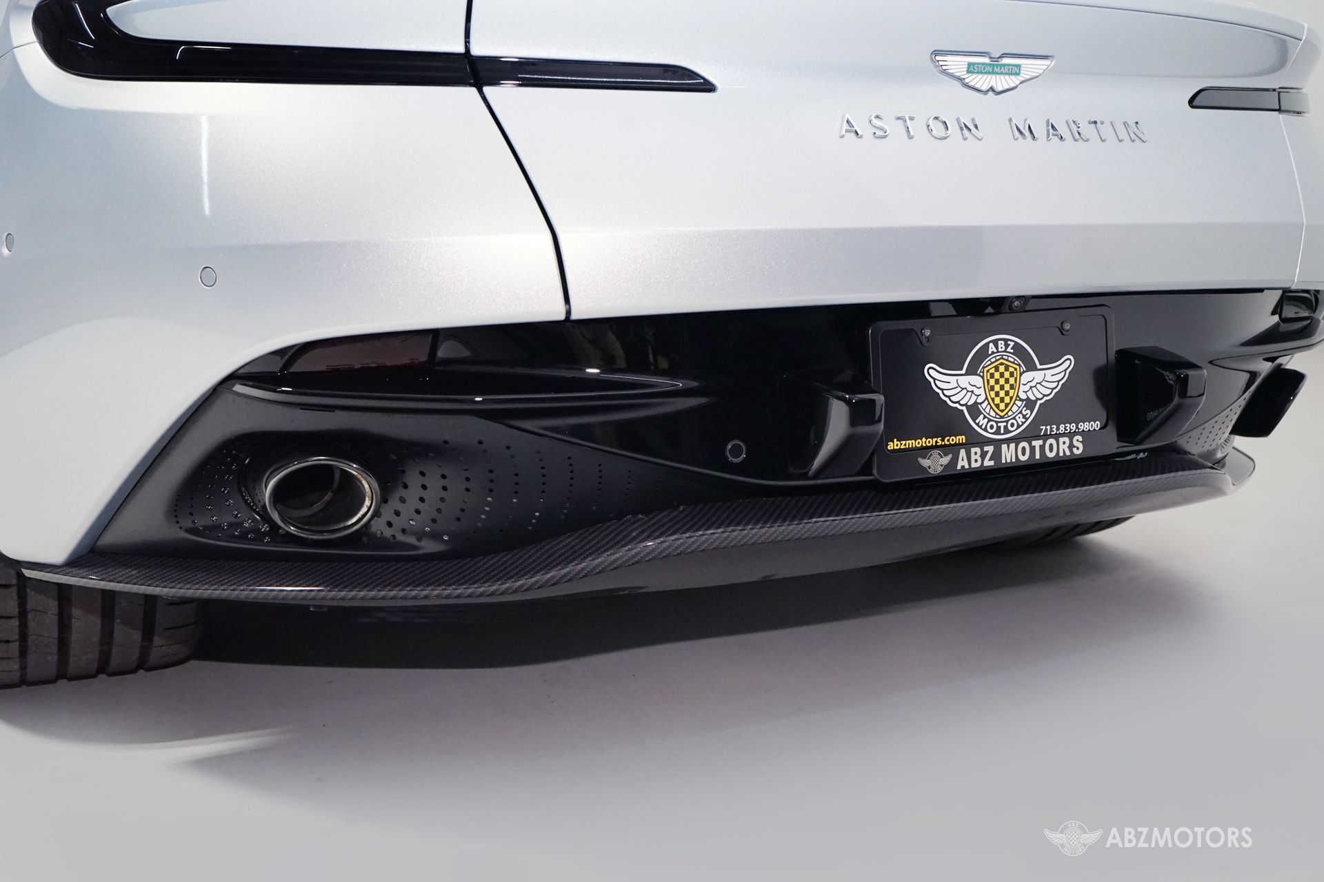 Used 2025 Aston Martin DB12 Coupe RWD image 9