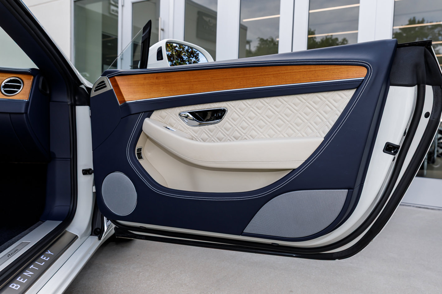 Used 2023 Bentley Continental GT Azure image 34