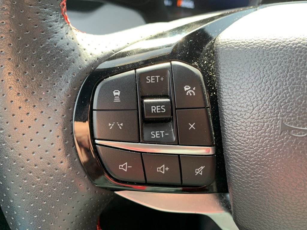 Used 2025 Ford Explorer ST-Line w/ ST-Line Street Pack AWD/4WD image 21