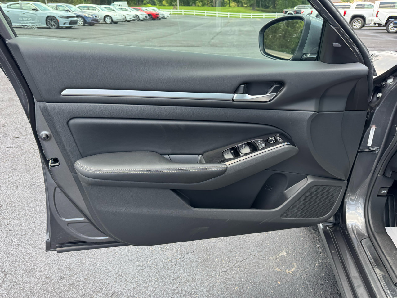 Used 2024 Nissan Altima 2.5 SL image 11