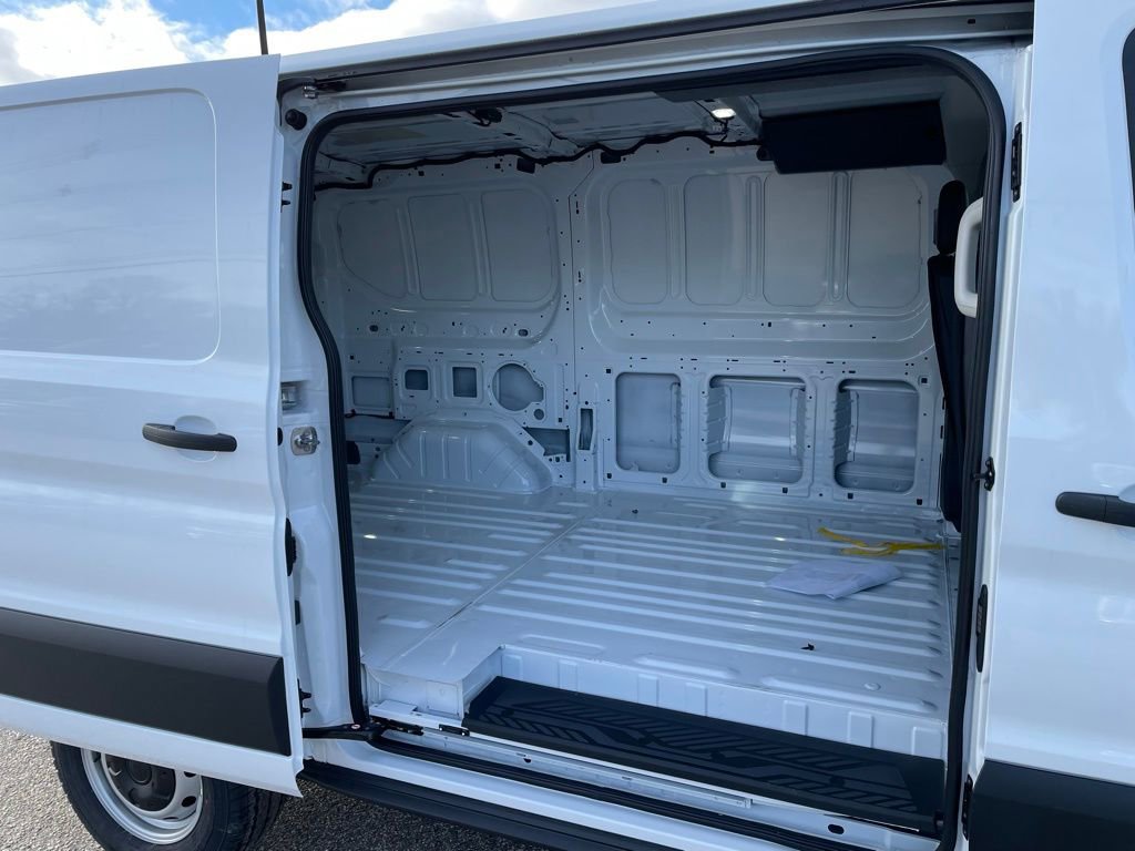 New 2026 Ford Transit 250 Low Roof image 21