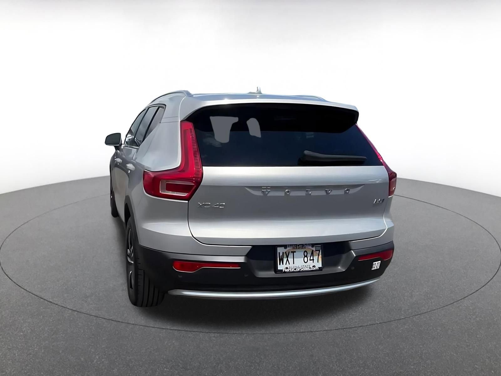 Used 2024 Volvo XC40 B5 Core AWD/4WD image 11
