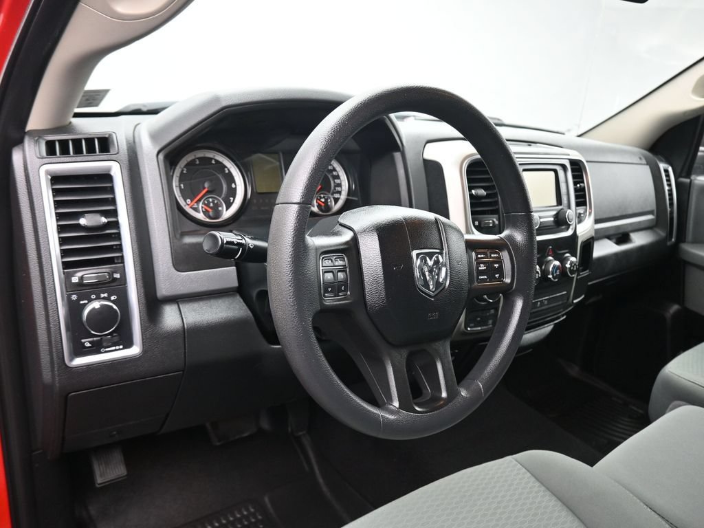 Used 2018 RAM 1500 Classic SLT AWD/4WD image 14