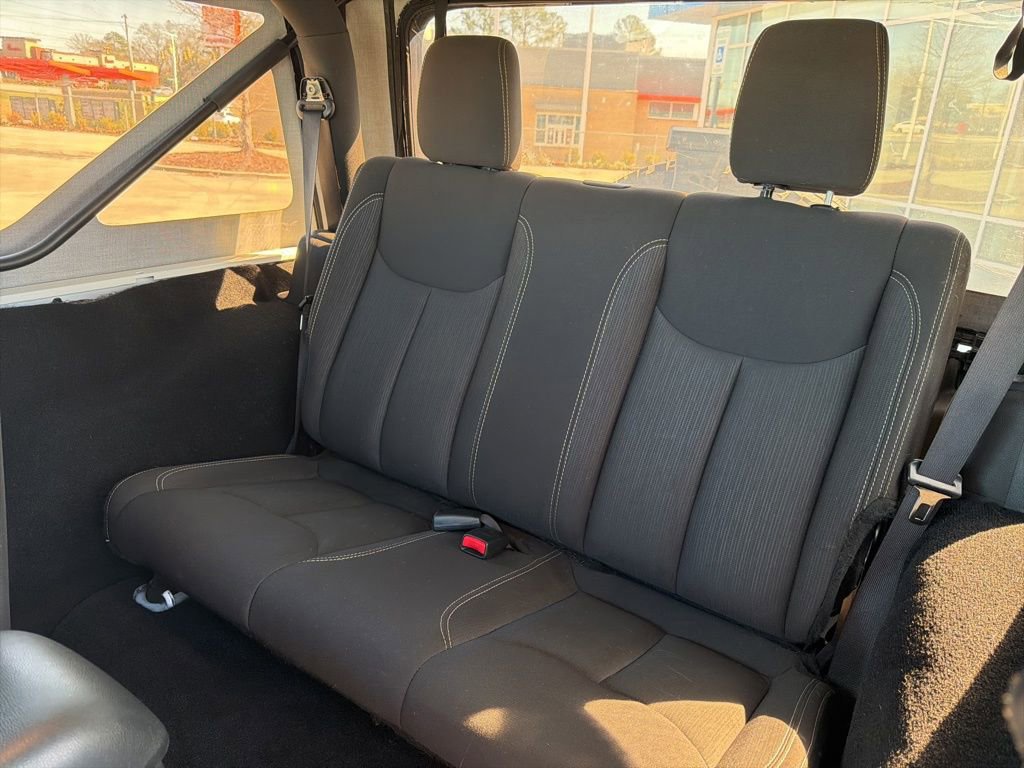 Used 2017 Jeep Wrangler Sahara w/ Connectivity Group image 26