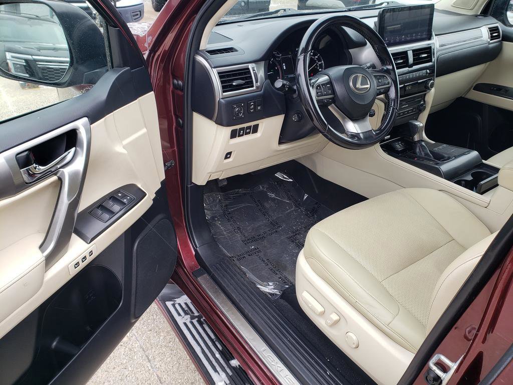 Used 2022 Lexus GX 460 w/ Accessory Package image 11