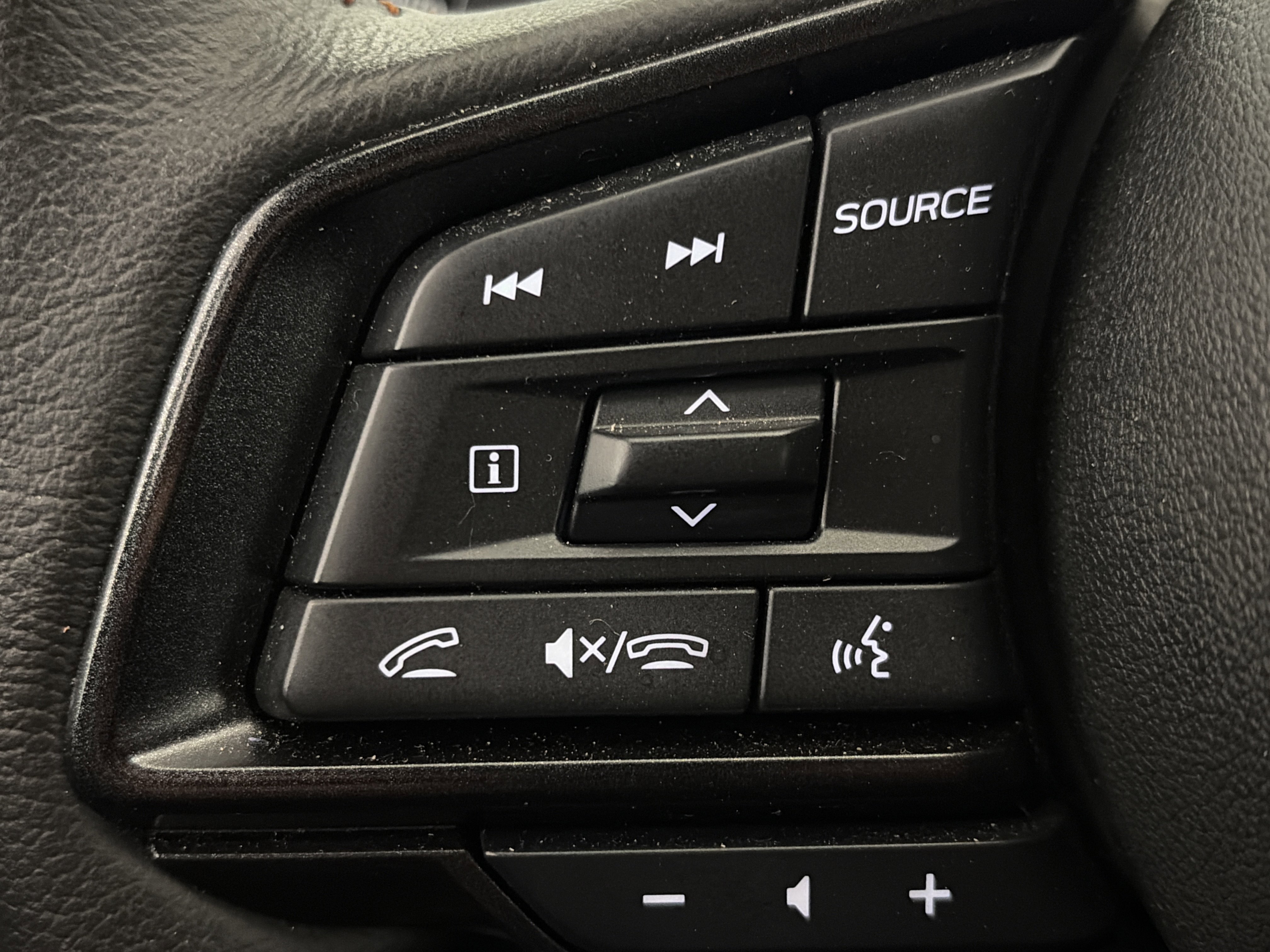 Used 2025 Subaru Crosstrek 2.5i Limited w/ Popular Package #4A image 17