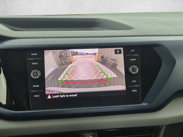 Used 2022 Volkswagen Taos SE FWD image 15
