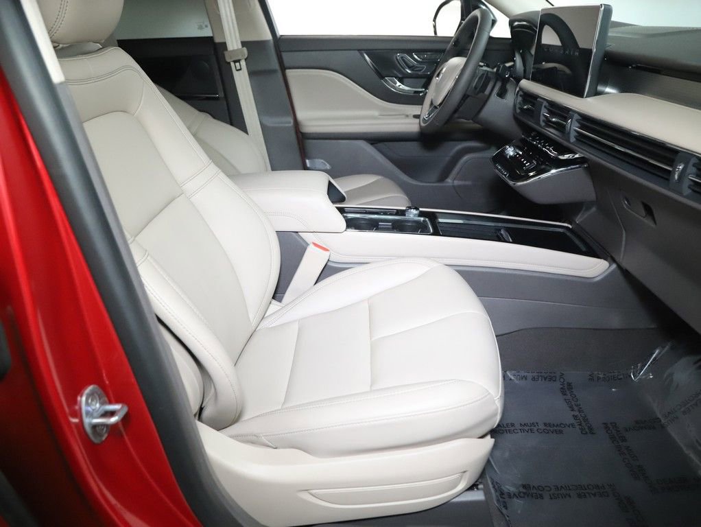Certified 2024 Lincoln Corsair AWD image 34