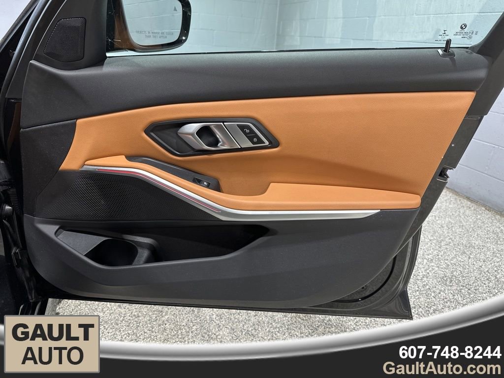 Certified 2022 BMW 330i xDrive Sedan w/ Driving Assistance Package image 19