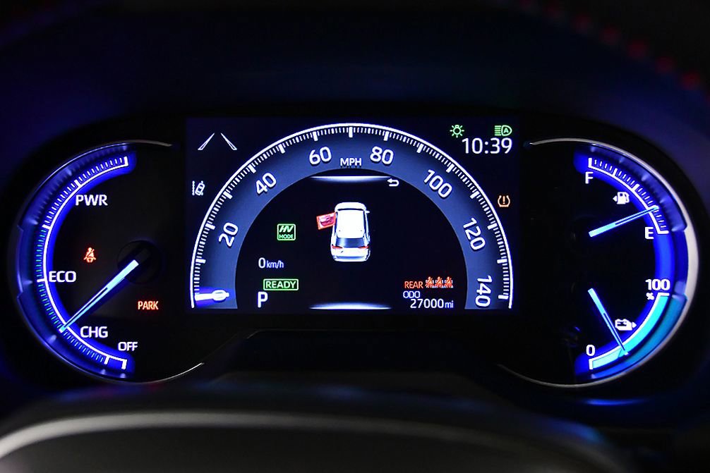 Used 2023 Toyota RAV4 SE w/ Weather & Moonroof Package image 16