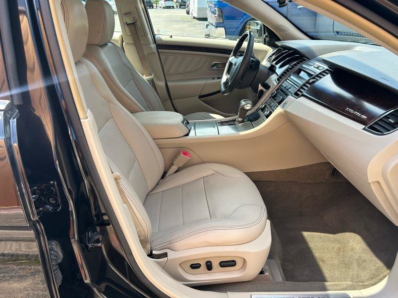 Used 2010 Ford Taurus Limited FWD image 10