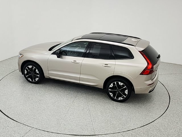 Certified 2026 Volvo XC60 B5 Plus AWD/4WD image 37