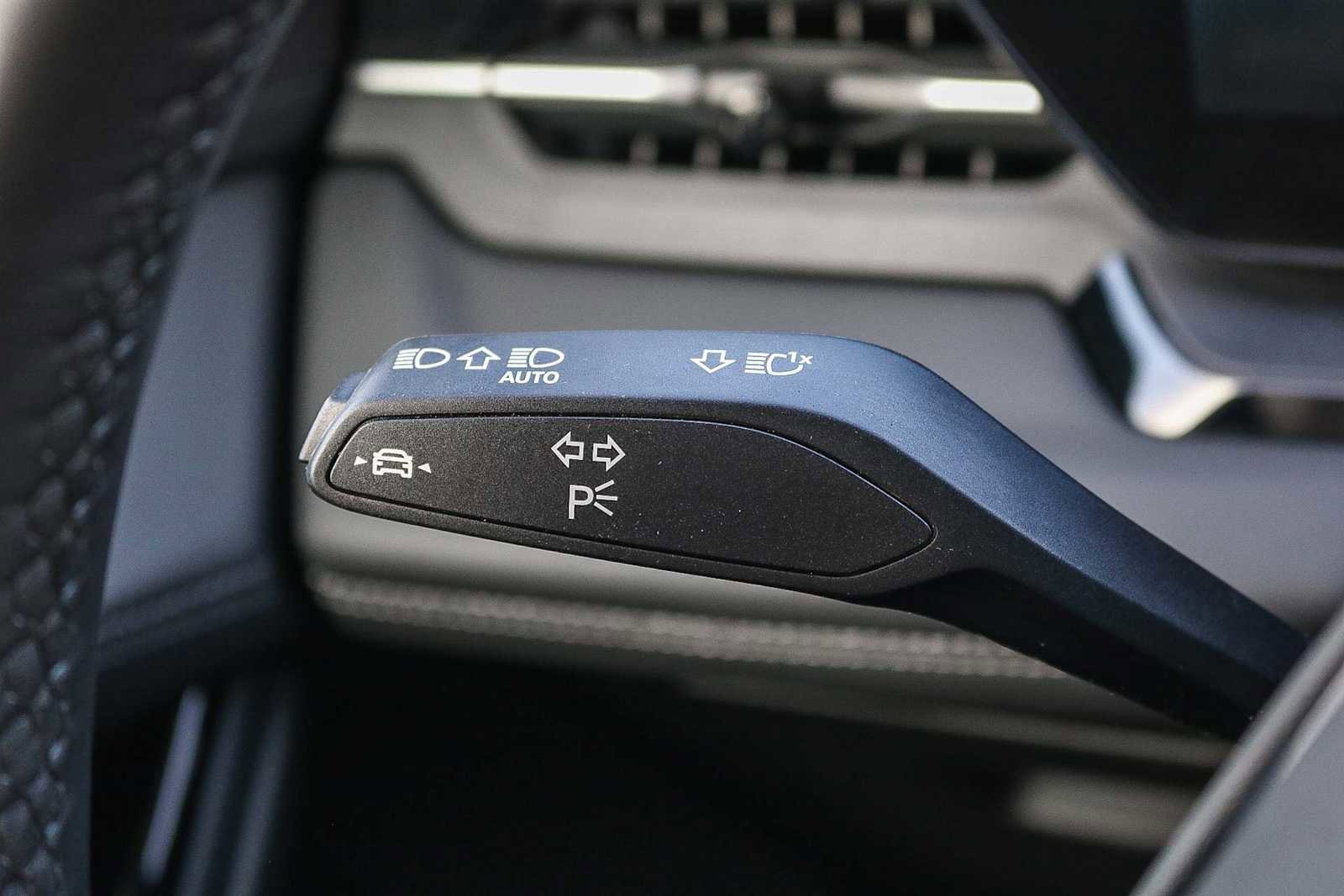 Used 2025 Audi Q6 e-tron Premium w/ Convenience Package image 33