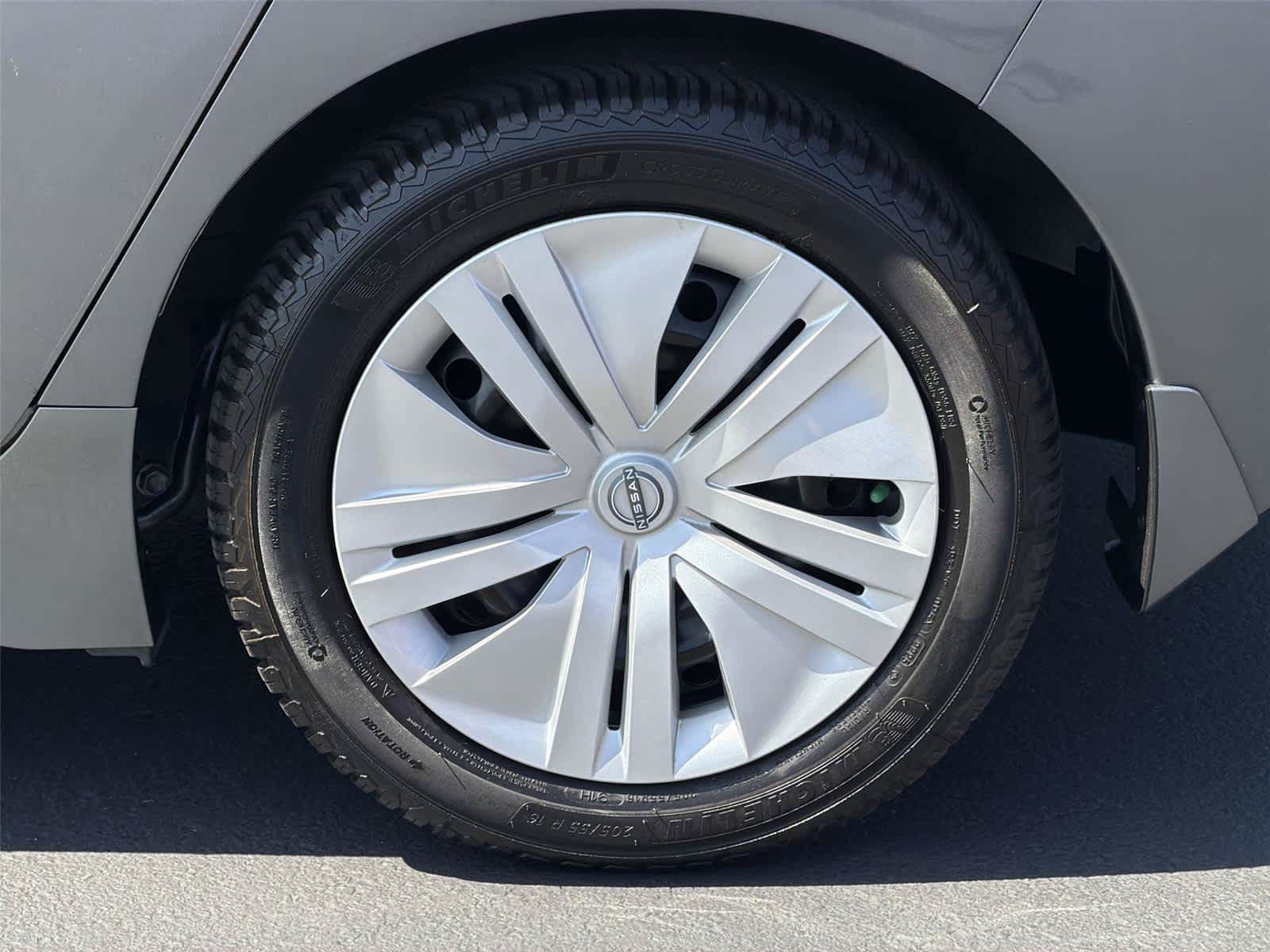 Used 2025 Nissan Leaf S FWD image 9