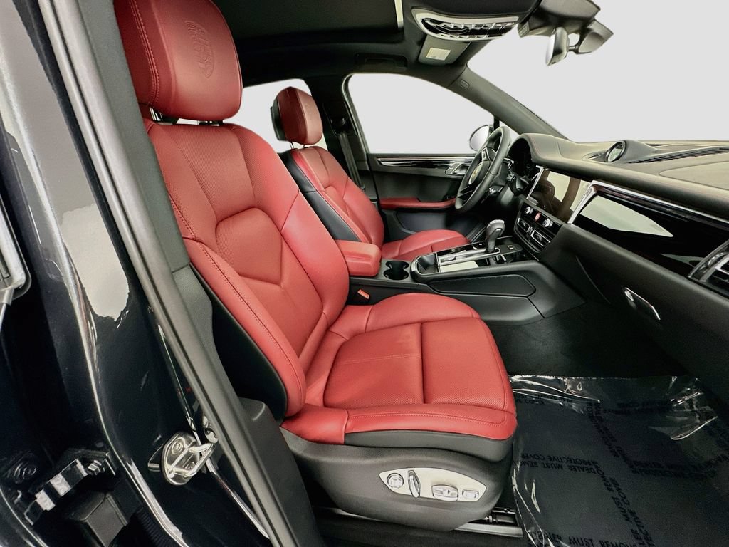 New 2026 Porsche Macan AWD/4WD image 30