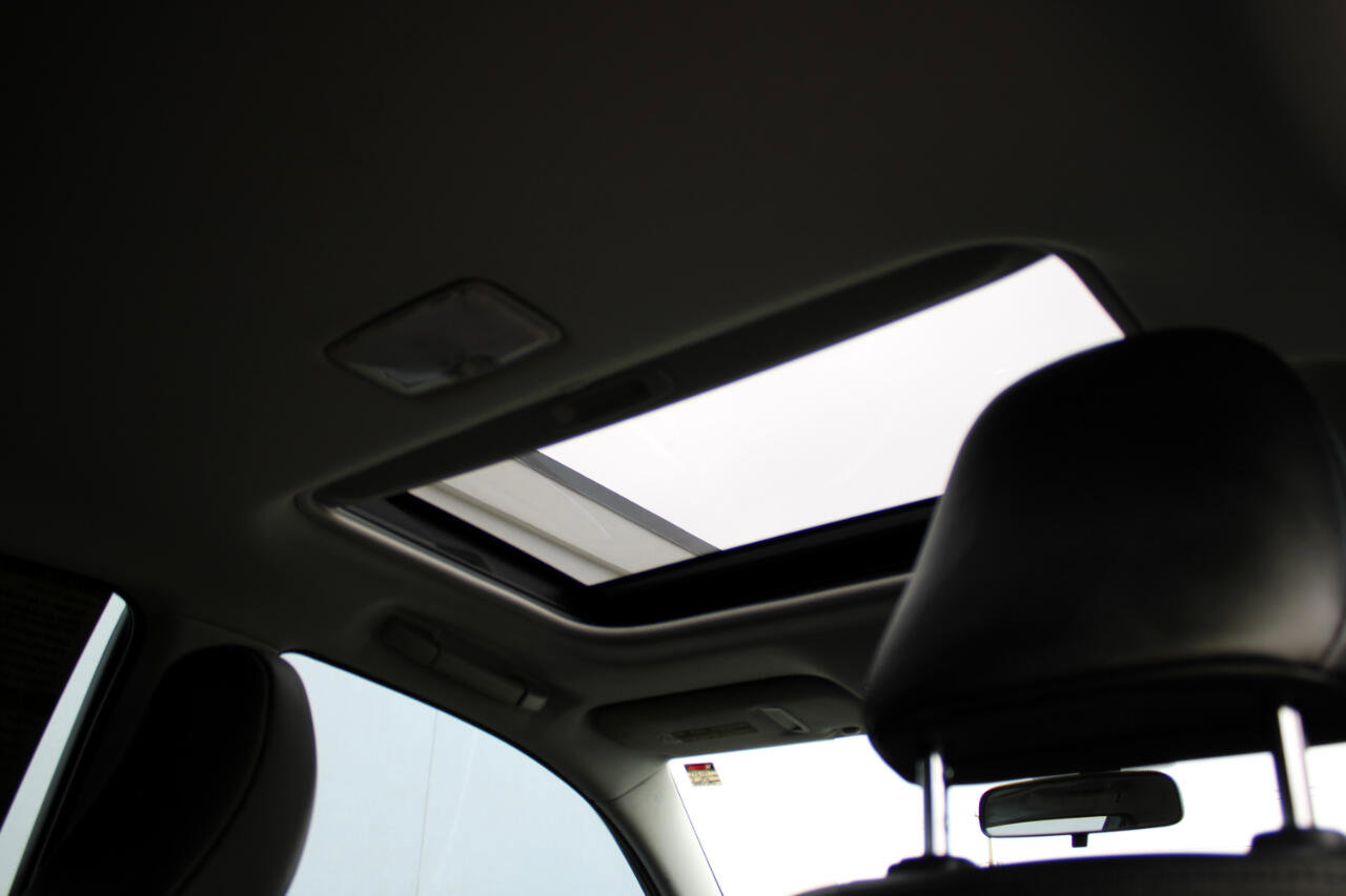 Used 2012 Lexus CT 200h Premium image 16