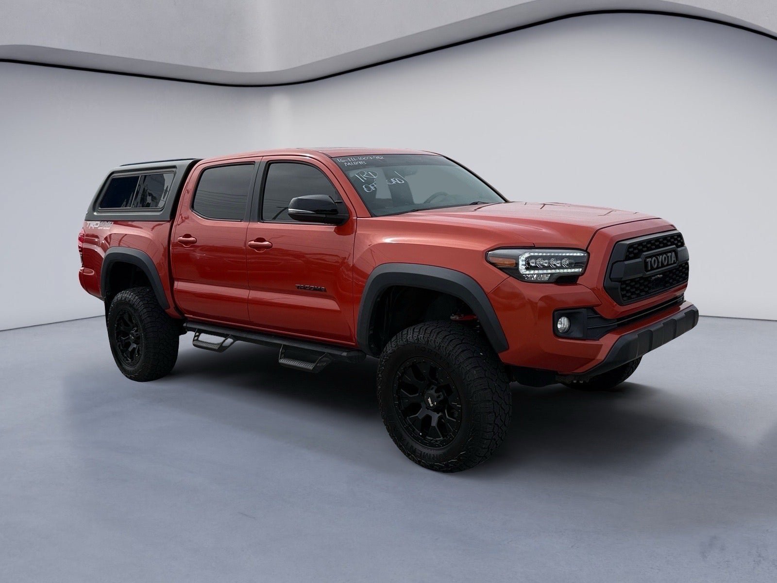 Used 2016 Toyota Tacoma TRD Off-Road w/ Premium & Technology Package AWD/4WD image 7