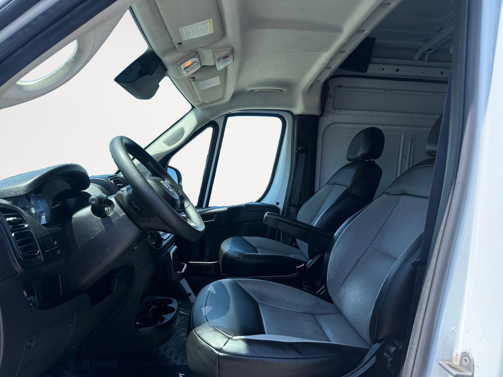 Used 2023 RAM ProMaster 2500 FWD image 10