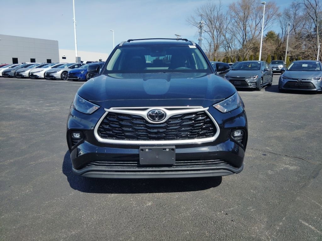 New 2026 Toyota Highlander XLE image 12