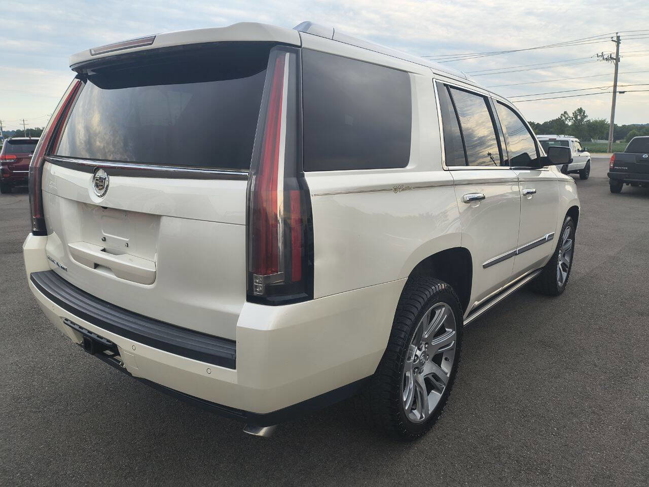 Used 2015 Cadillac Escalade Premium image 6