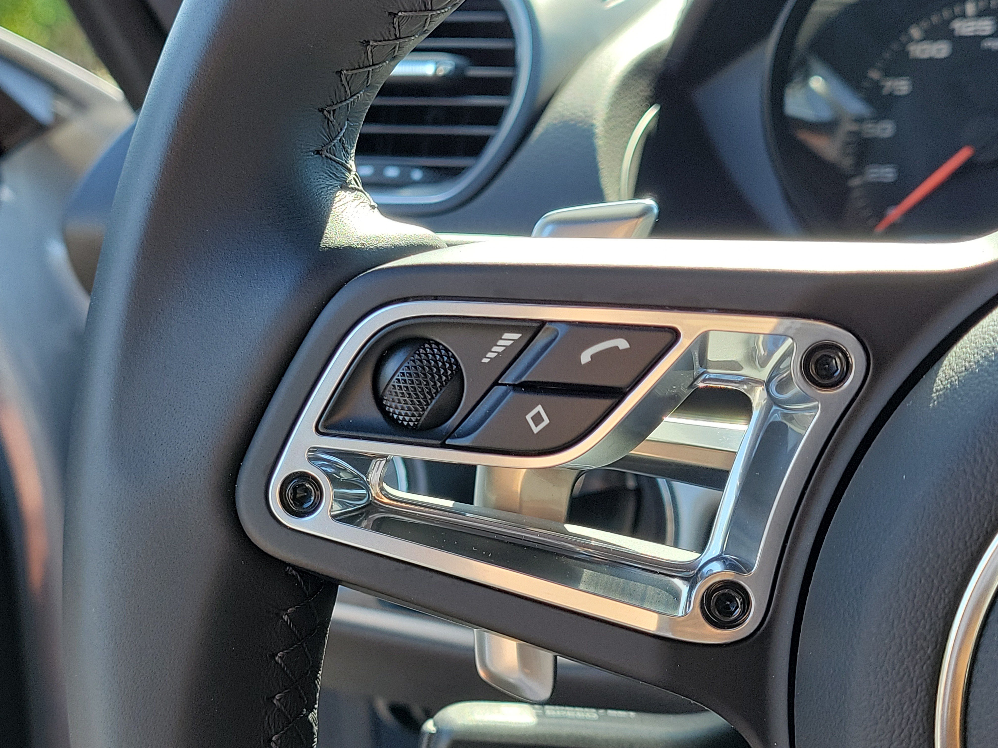 Used 2024 Porsche 718 Cayman RWD image 28