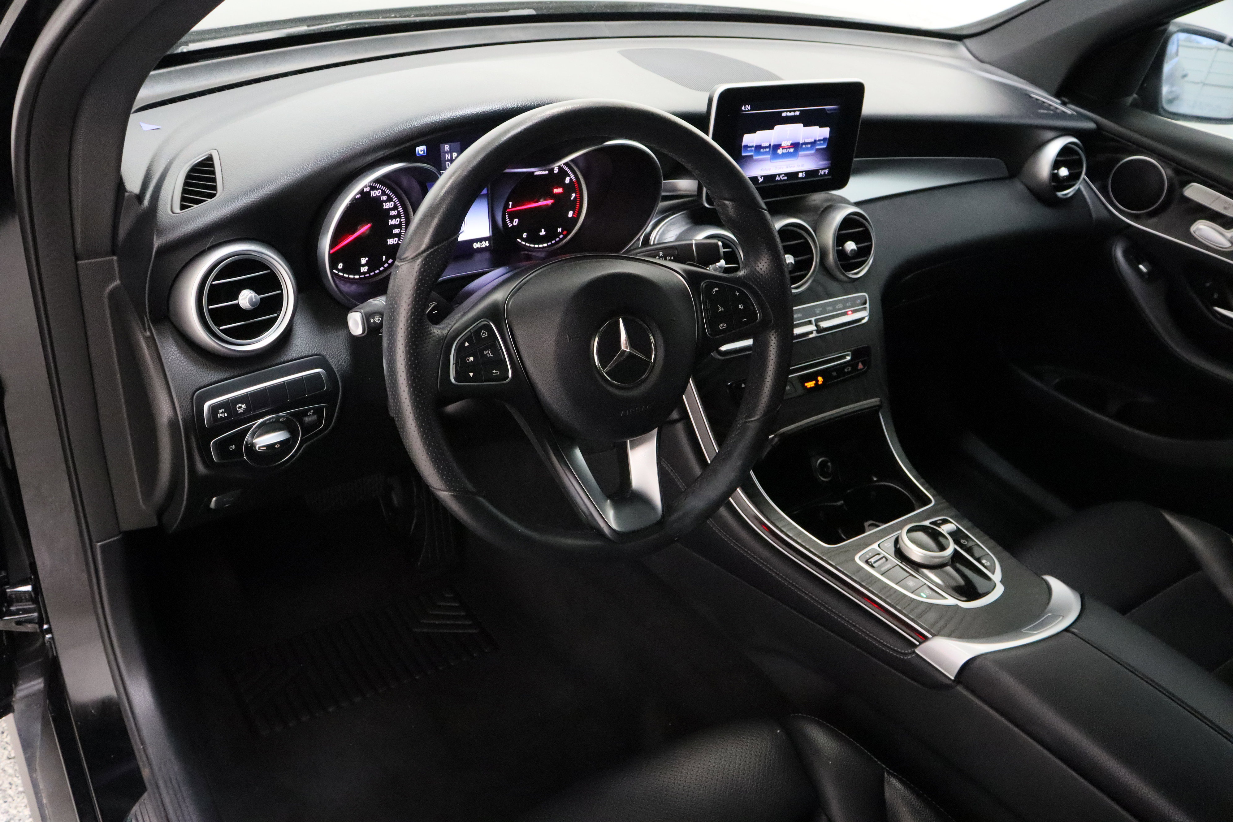 Used 2018 Mercedes-Benz GLC 300 image 14