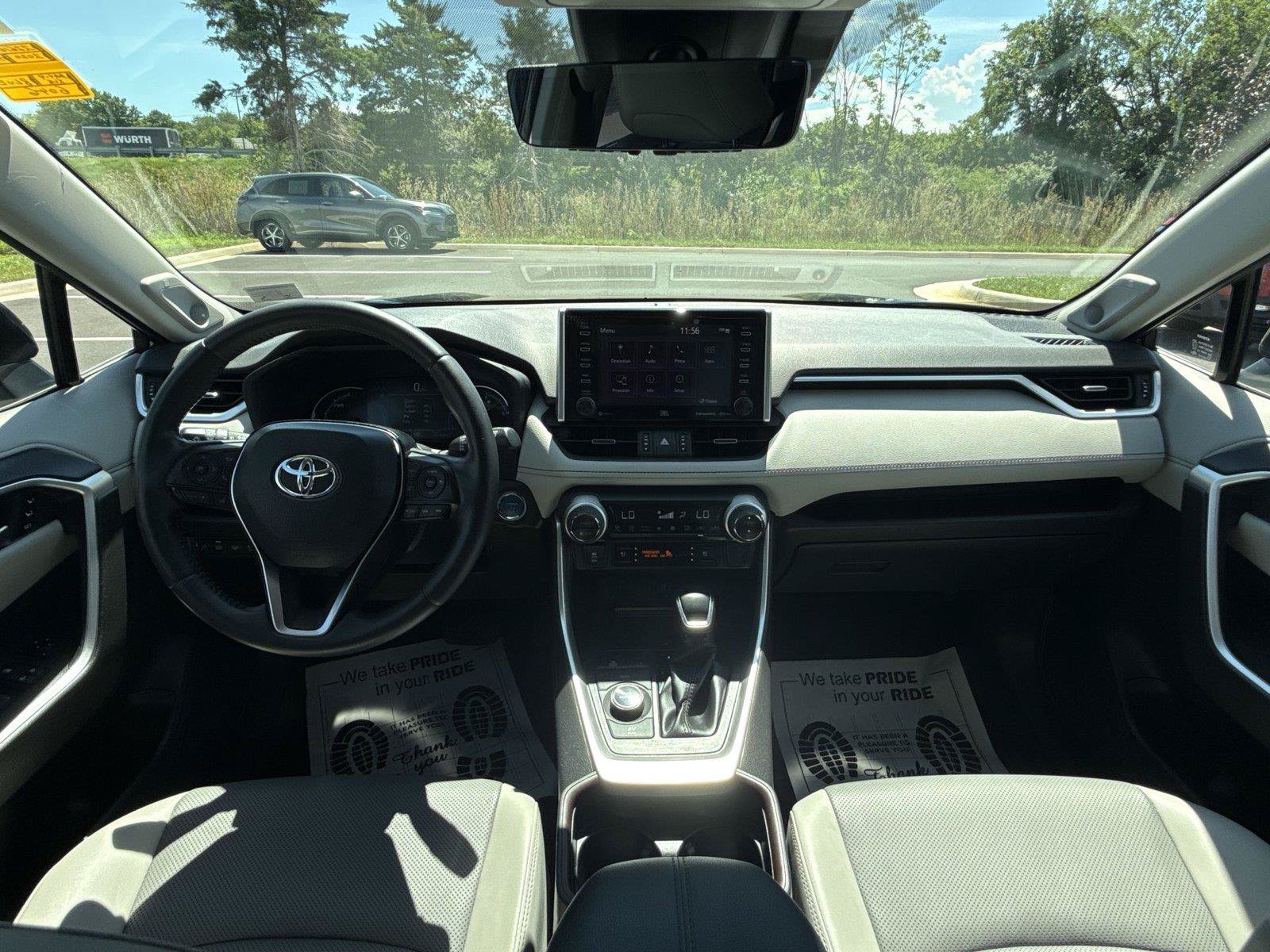 Used 2020 Toyota RAV4 Limited AWD/4WD image 23