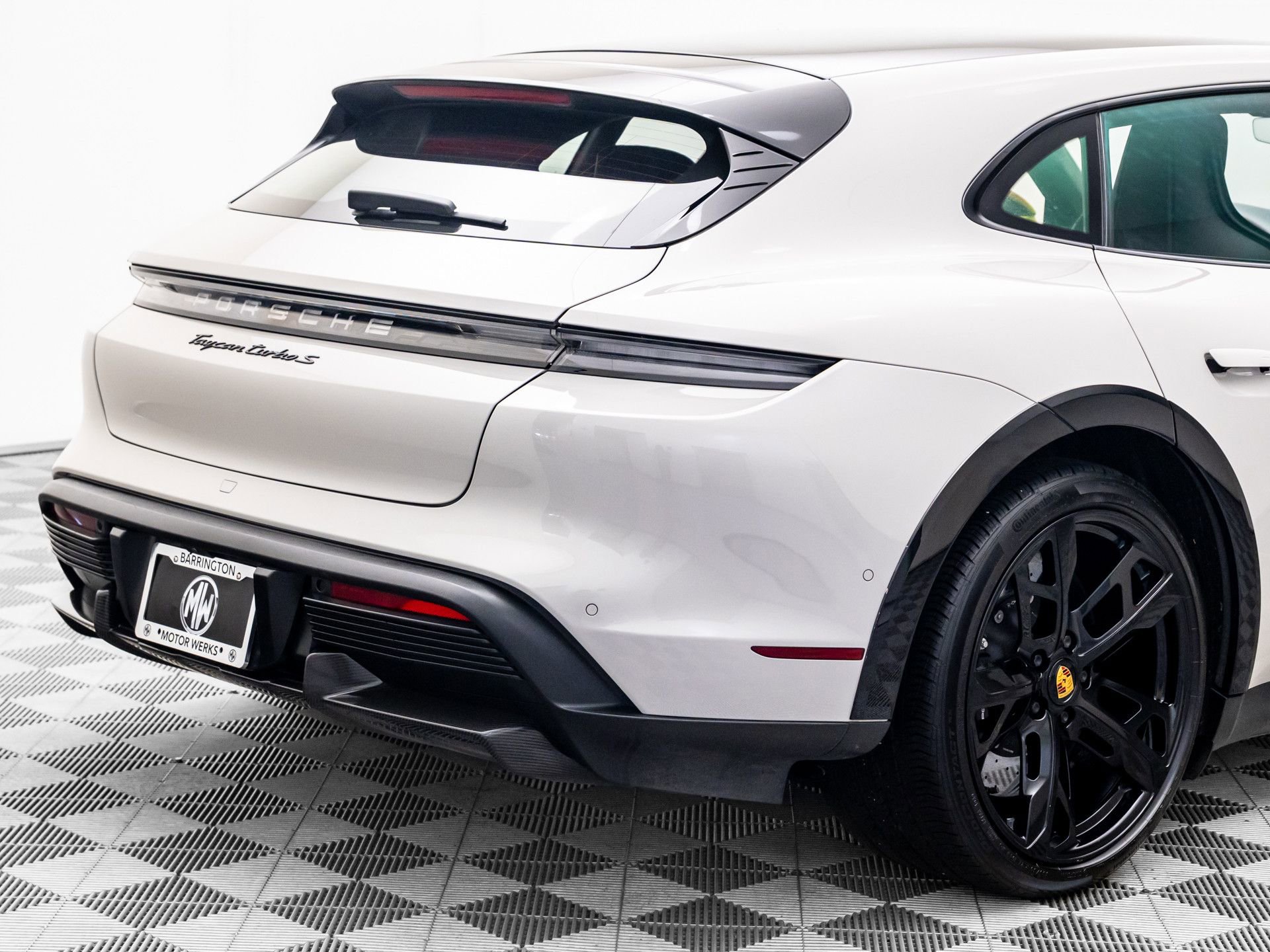Certified 2022 Porsche Taycan Turbo S image 31
