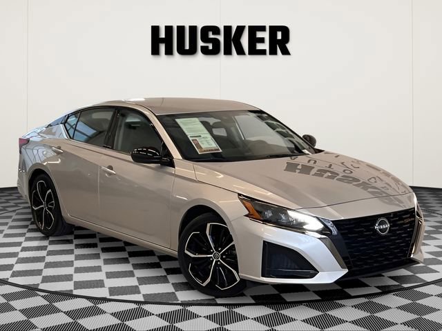 Used 2025 Nissan Altima 2.5 SR FWD image 1