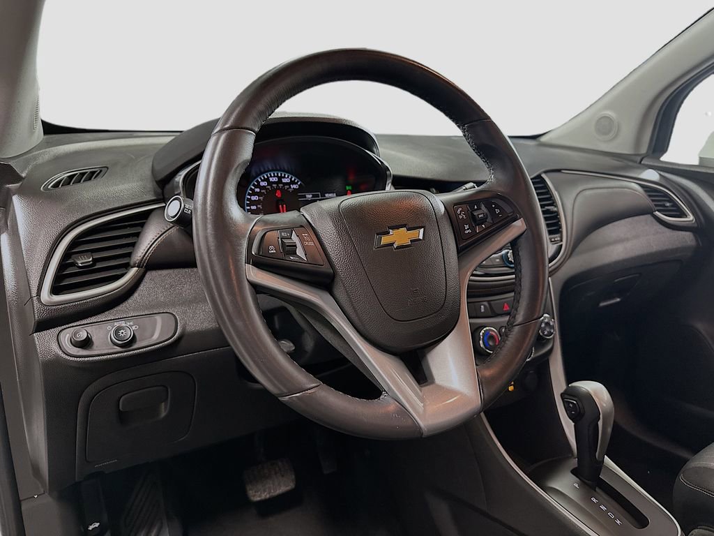 Used 2018 Chevrolet Trax LT w/ LT Convenience Package image 10