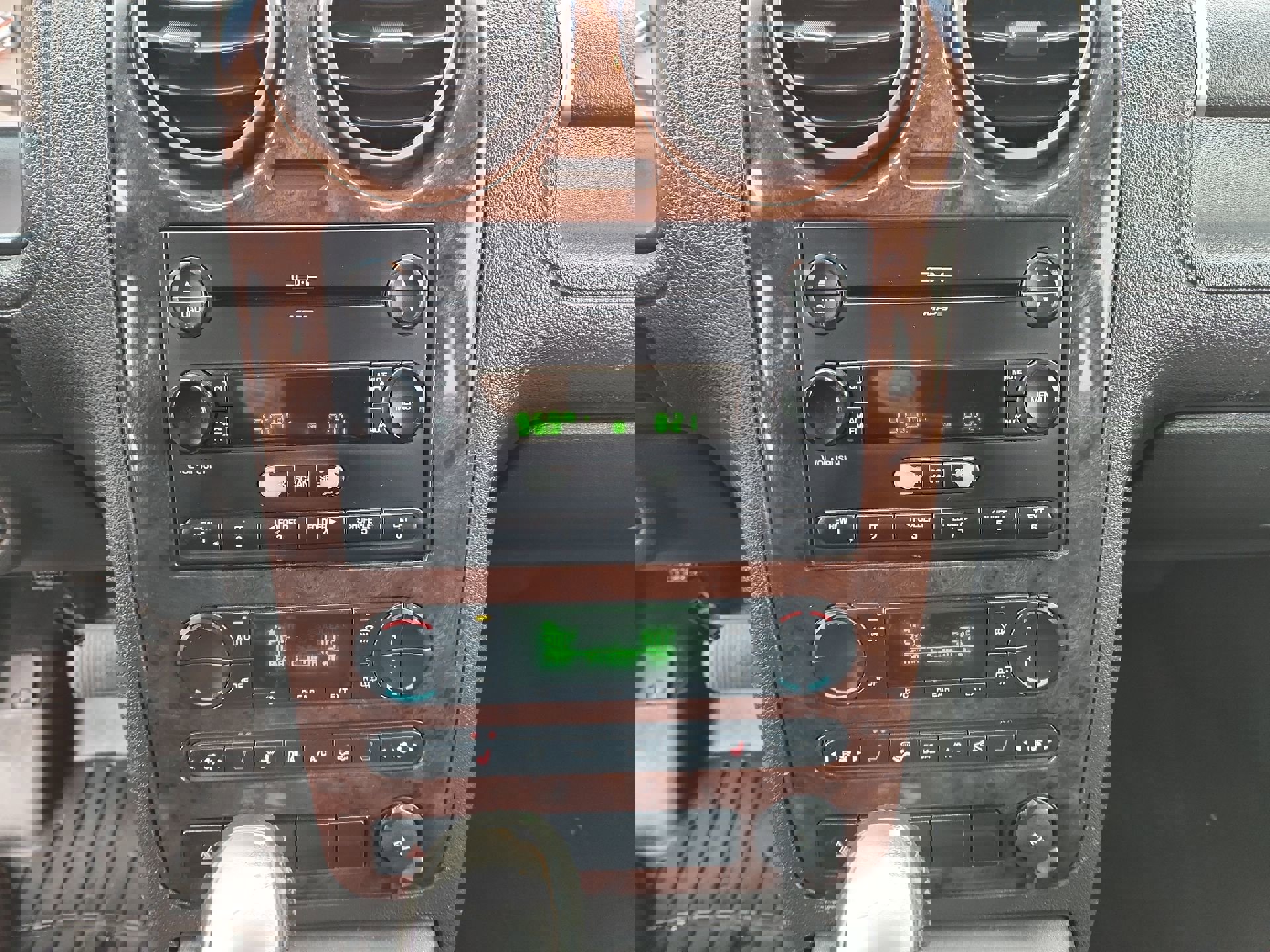 Used 2005 Ford Freestyle Limited image 12