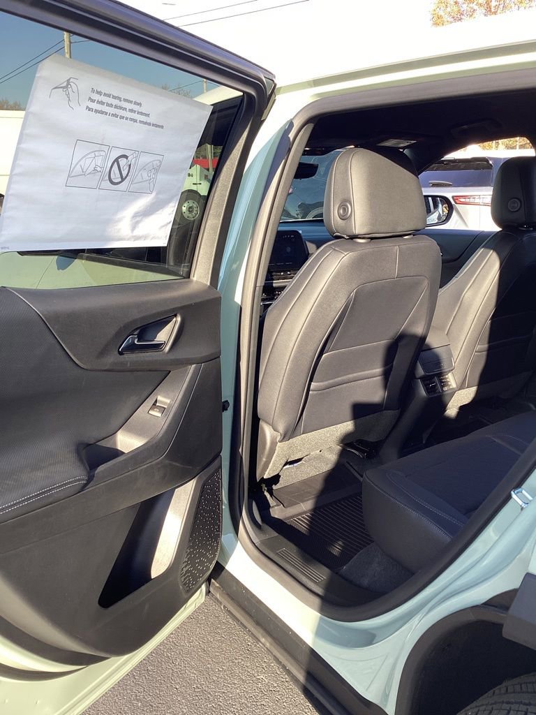 New 2026 Chevrolet Equinox LT w/ Convenience Package II image 38