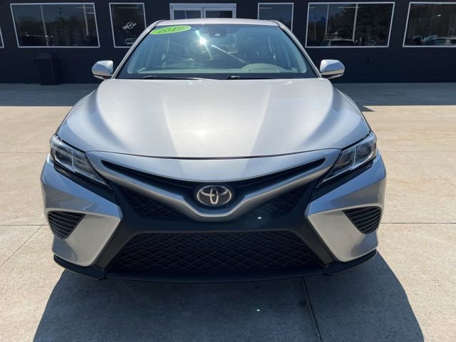 Used 2019 Toyota Camry SE w/ Convenience Package image 2