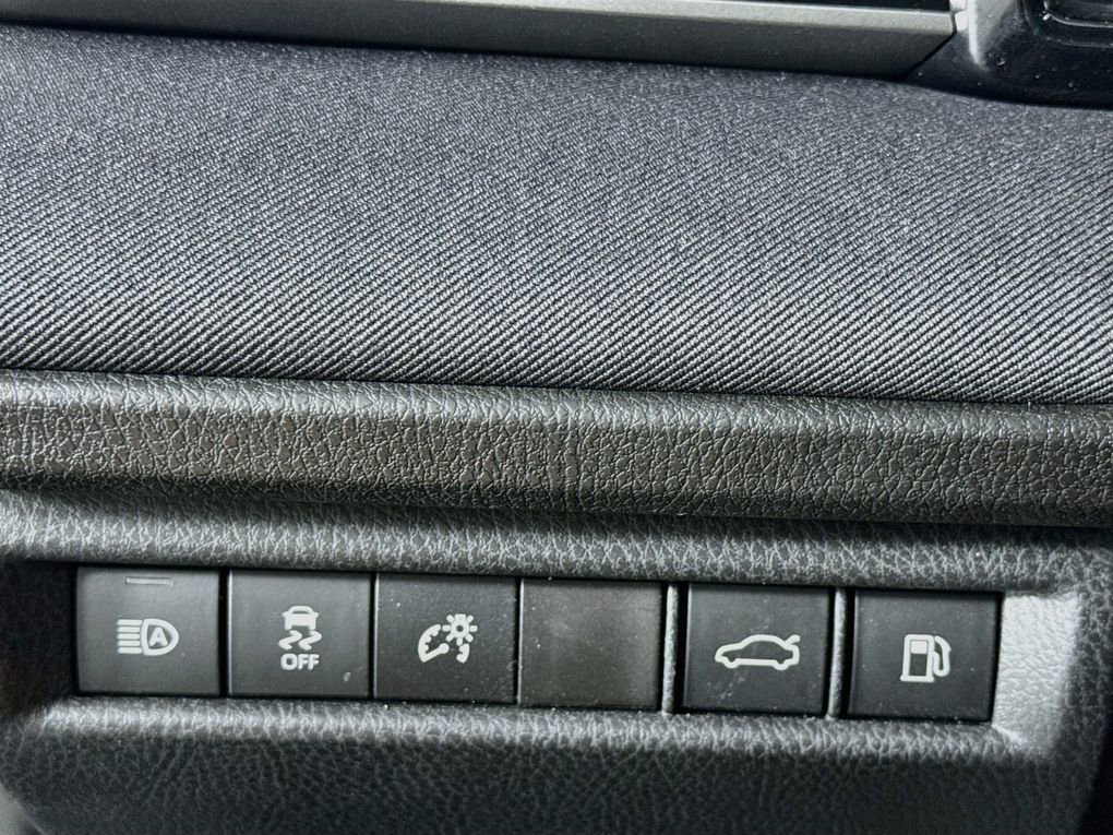 Used 2025 Toyota Camry LE FWD image 14