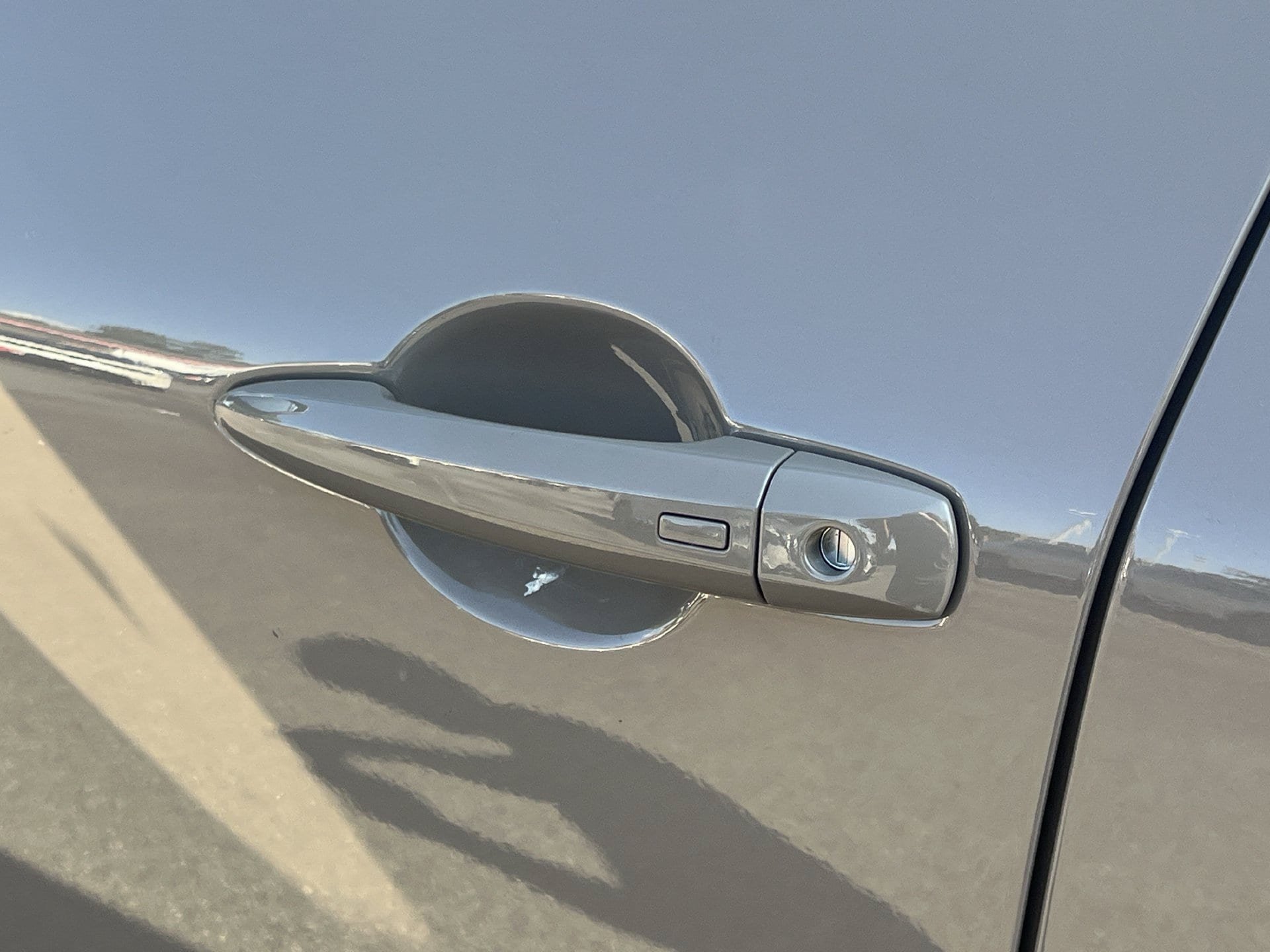 Certified 2025 Nissan Rogue SV FWD image 30