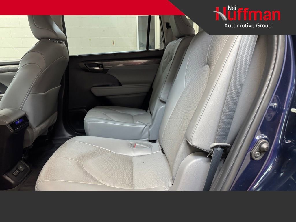 Used 2022 Toyota Highlander Limited AWD/4WD image 16