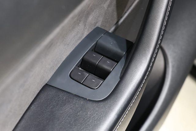 Used 2021 Tesla Model Y Long Range image 18