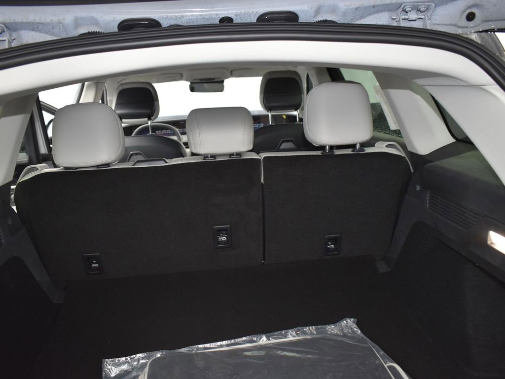 New 2026 Lincoln Nautilus Reserve w/ Jet Appearance Package image 13