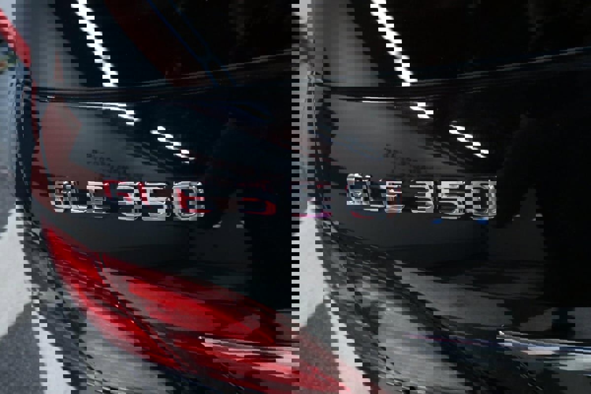 Used 2018 Mercedes-Benz GLE 350 4MATIC SUV w/ Premium 1 Package image 32