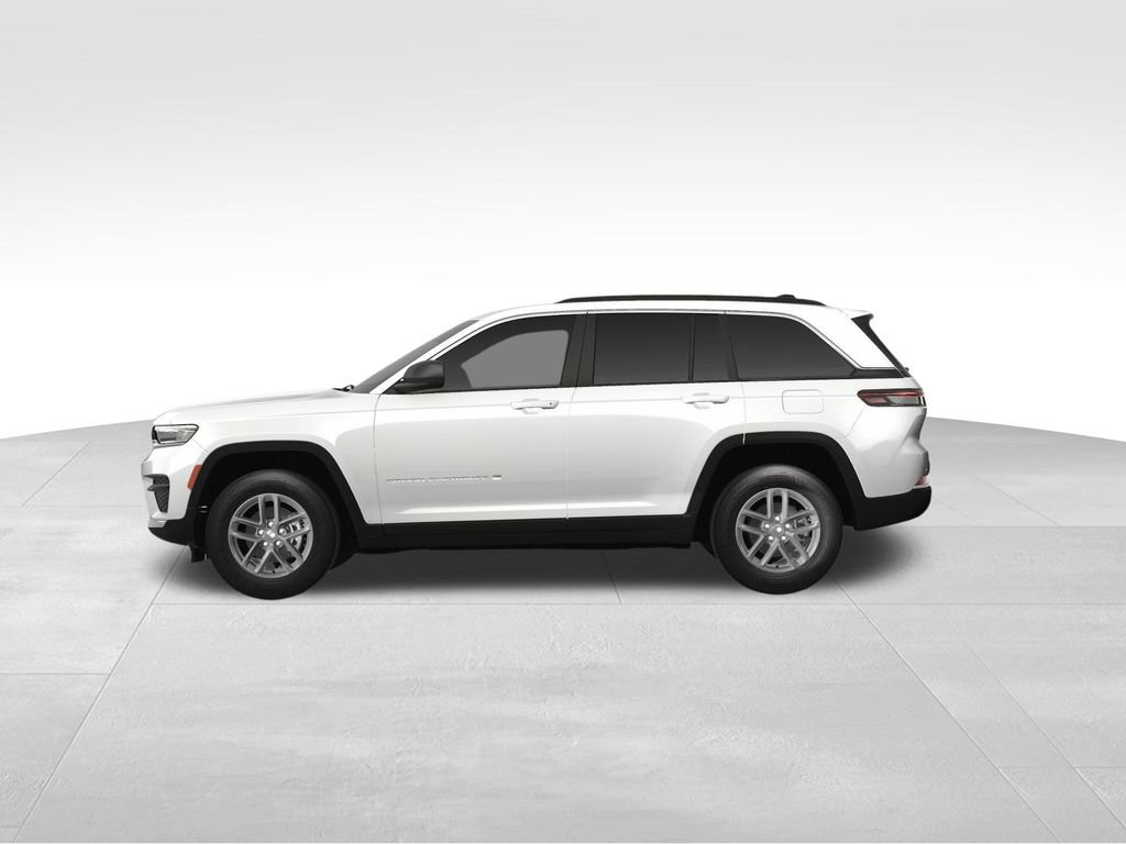 Certified 2025 Jeep Grand Cherokee Laredo X w/ Luxury Tech Group I AWD/4WD image 3