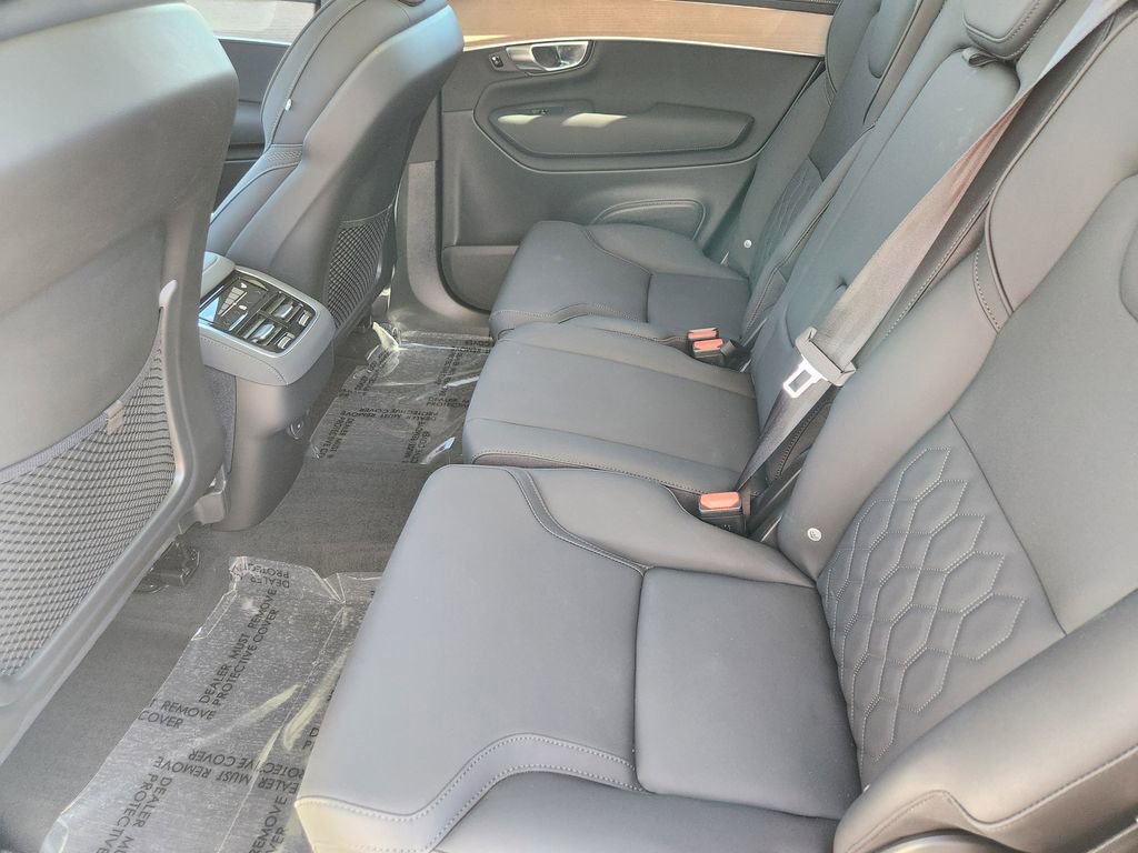 New 2025 Volvo XC90 B6 Core w/ Protection Package Premier image 18
