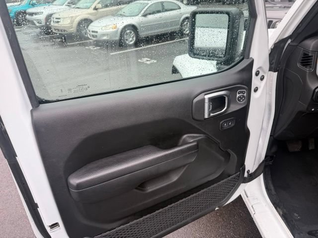 Used 2024 Jeep Wrangler Unlimited w/ Convenience Group AWD/4WD image 5