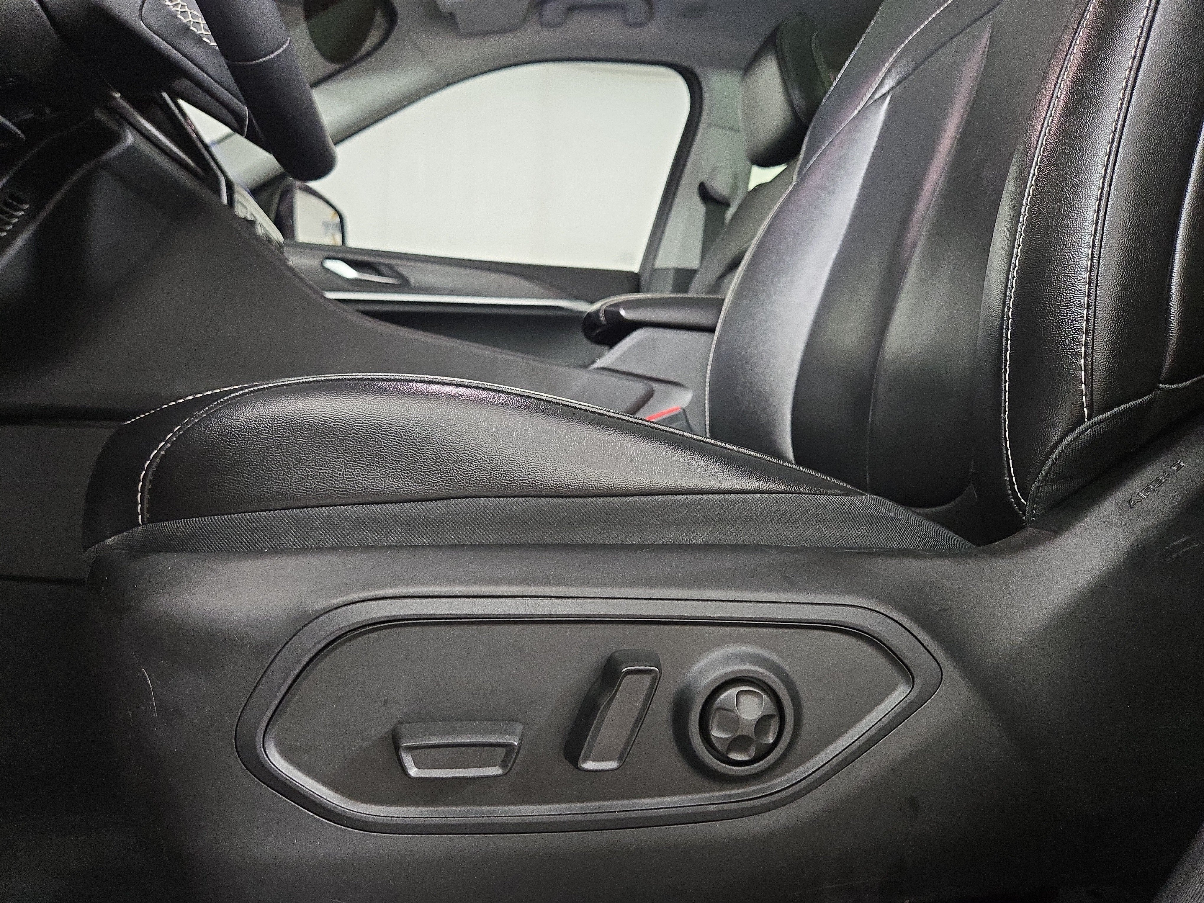 Used 2023 Jeep Grand Cherokee 4WD 4xe image 34