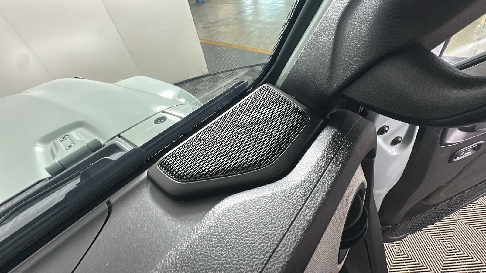 Used 2024 Jeep Wrangler Unlimited w/ Convenience Group AWD/4WD image 37